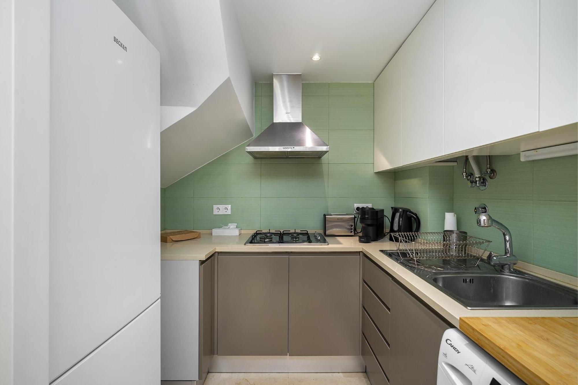 Apartment Whome Campo De Ourique 1br Duplex With Ac Lissabon